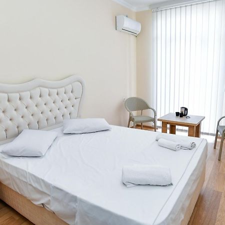 Just Inn Koutaïssi Extérieur photo