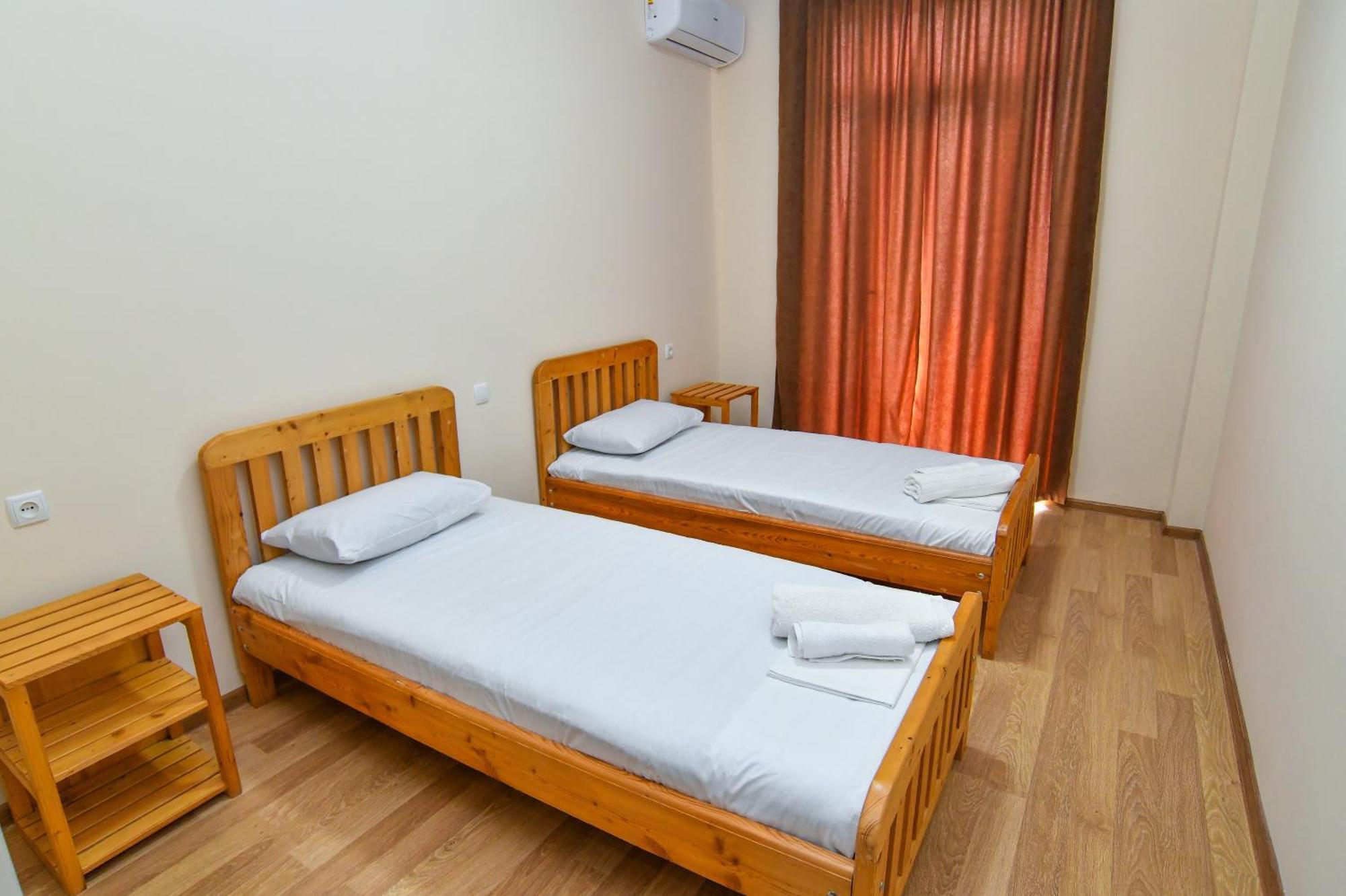 Just Inn Koutaïssi Extérieur photo