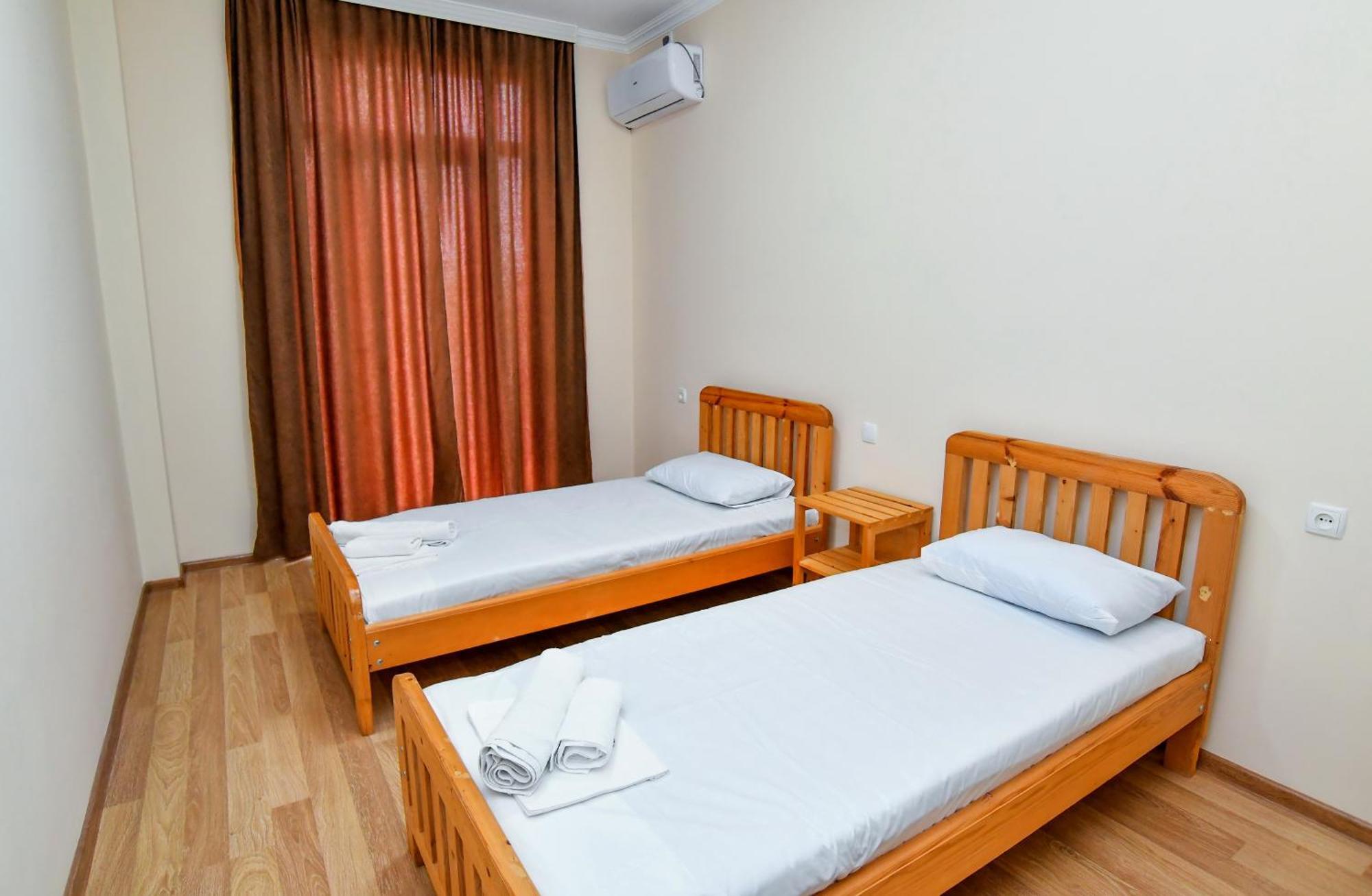 Just Inn Koutaïssi Extérieur photo