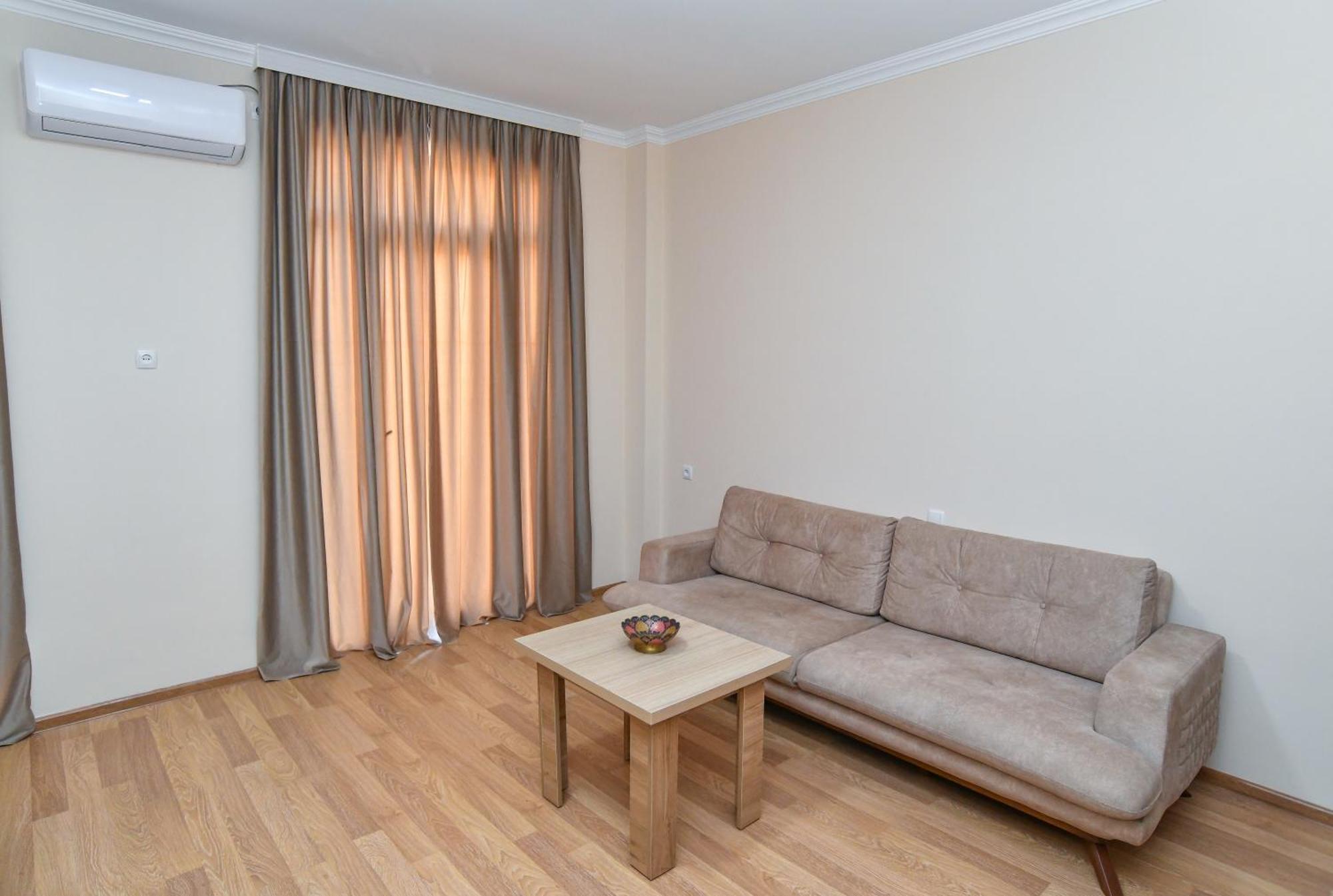 Just Inn Koutaïssi Extérieur photo