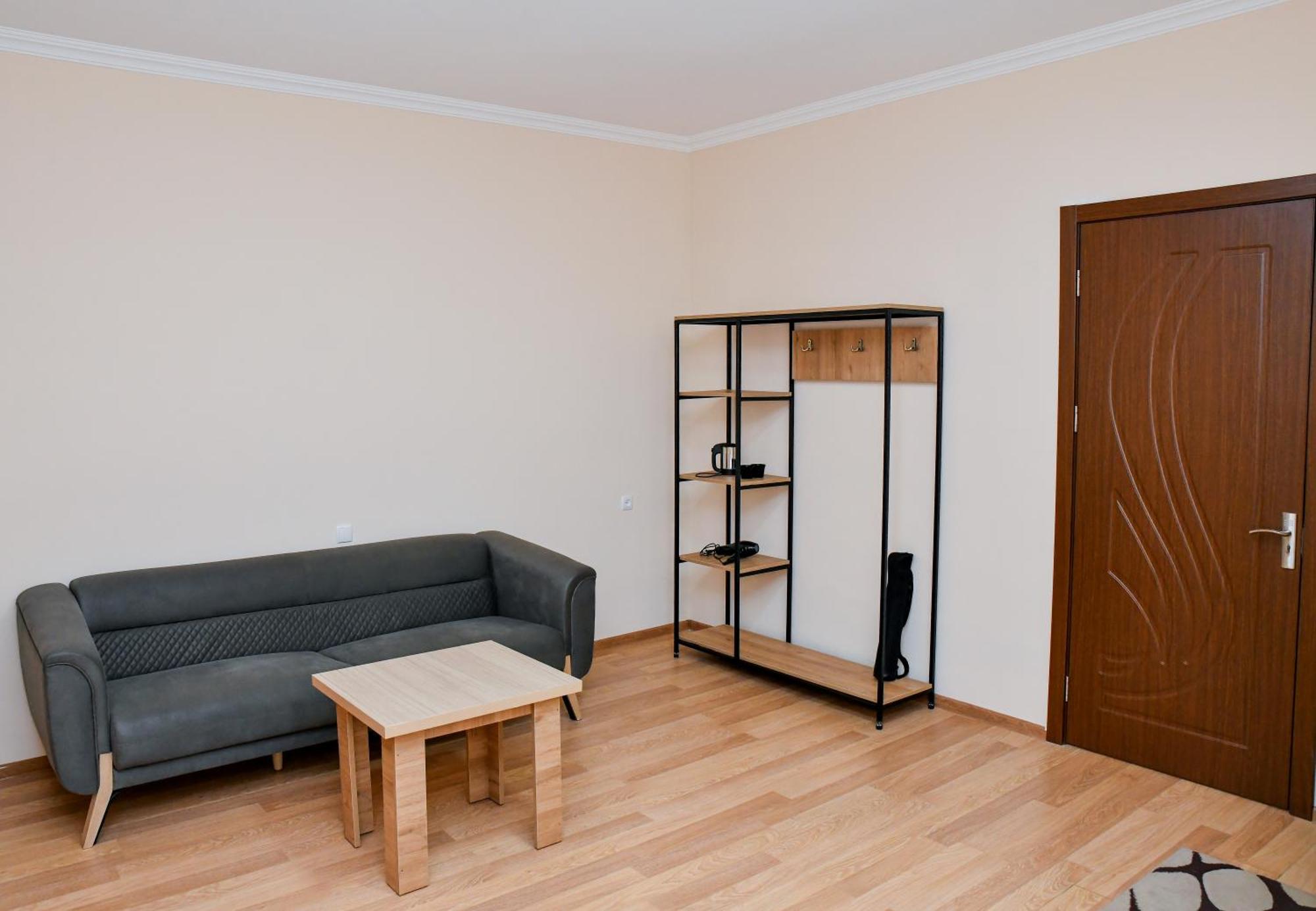 Just Inn Koutaïssi Extérieur photo