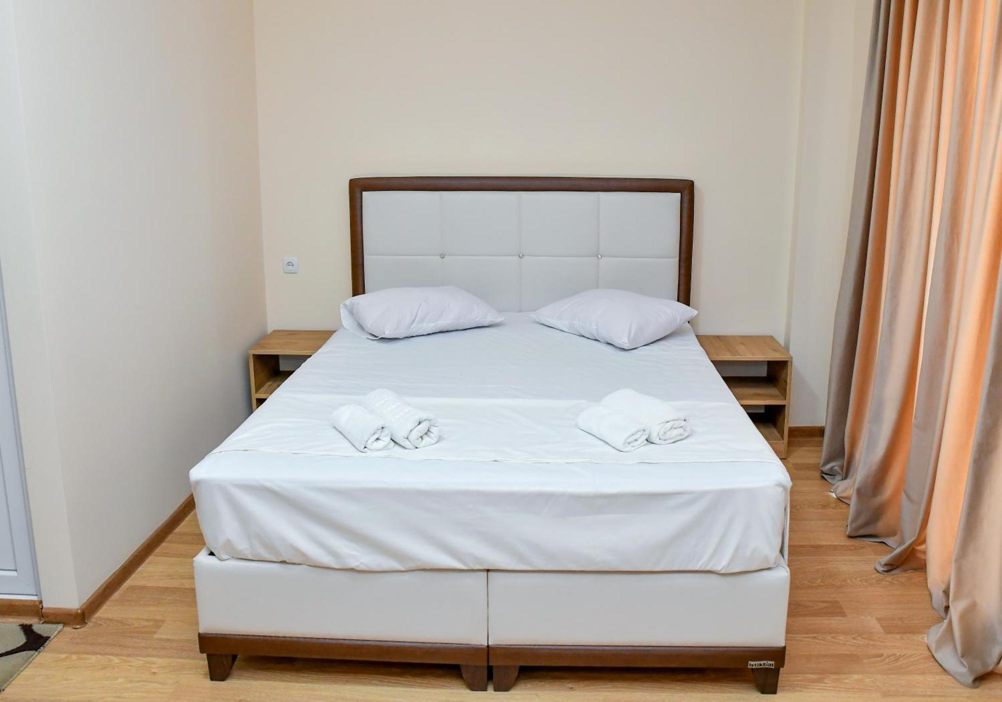Just Inn Koutaïssi Extérieur photo