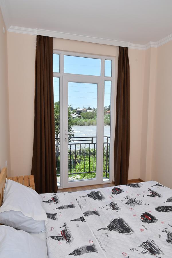 Just Inn Koutaïssi Extérieur photo