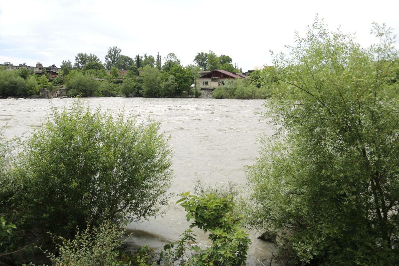 Just Inn Koutaïssi Extérieur photo